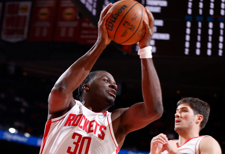 开云体育-不肯好好用也不肯送走，火箭签下这位三旬中锋完全就是一种浪费？