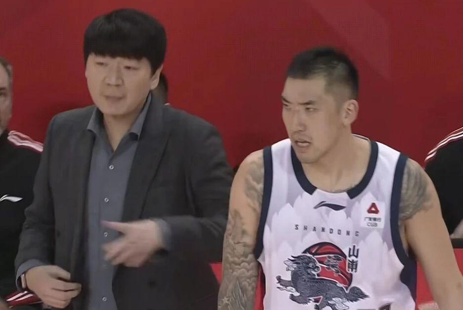 开云体育-正式官宣！山东男篮签下臂展2米11锋卫摇摆，NBA发展联盟场均19+5